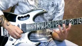 "Stretching" Rock Lick - Can You Play This? | GuitarZoom.com