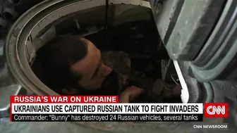 Ukrainian soldier uses Russian tank against Russian forces