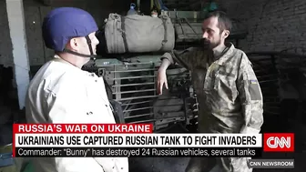 Ukrainian soldier uses Russian tank against Russian forces