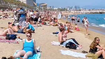 Barcelona beach walk / beach Barceloneta