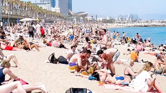 Barcelona beach walk / beach Barceloneta