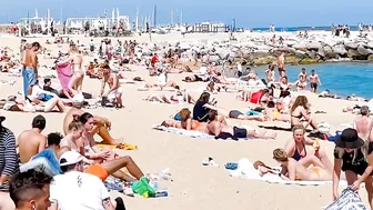 Barcelona beach walk / beach Barceloneta