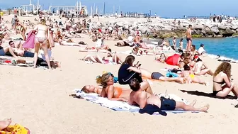 Barcelona beach walk / beach Barceloneta