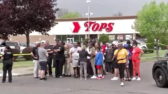 Video shows arrest of accused Buffalo, NY supermarket shooter Payton Gendron