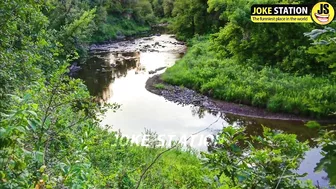 Funny Joke : A couple go on vacation to a fishing resort in northern Minnesota