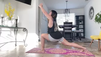 YOGA HIP FLOW