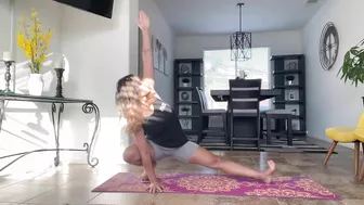 YOGA HIP FLOW