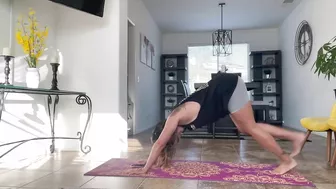 YOGA HIP FLOW