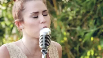 Miley Cyrus - The Backyard Sessions - "Jolene"