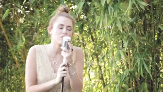 Miley Cyrus - The Backyard Sessions - "Jolene"