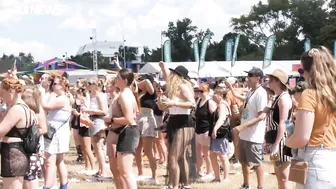 Thousands flock to Darwin's Mindil Beach for Bass in the Grass | ABC News