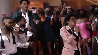 Bruno Mars, Anderson .Paak, Silk Sonic - Leave The Door Open (Live from the BET Awards)