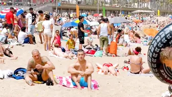 Barcelona beach walk 2022 / beach Barceloneta