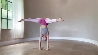 Standing Splits, Middle Splits, Handstand, & Super Solider Yoga Free Flow