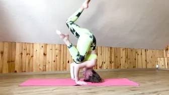 Handstand training | Stretching and Gymnastics | Yoga | Fitness | Flexibility and Mobility |