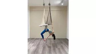 1️⃣4️⃣8️⃣空瑜串連 Aerial Yoga (依涵)