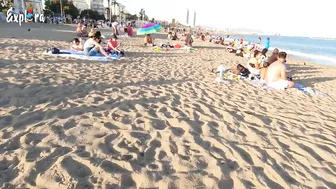 Beach walk / Walking Tour playa la barceloneta Barcelona / Spain