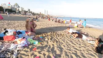 Beach walk / Walking Tour playa la barceloneta Barcelona / Spain