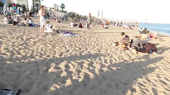 Beach walk / Walking Tour playa la barceloneta Barcelona / Spain