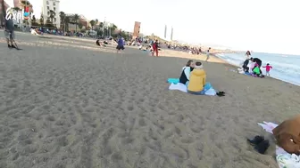 Beach walk / Walking Tour playa la barceloneta Barcelona / Spain