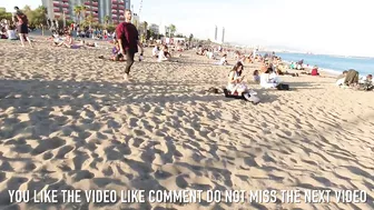 Beach walk / Walking Tour playa la barceloneta Barcelona / Spain