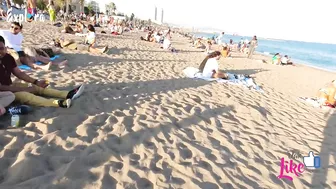 Beach walk / Walking Tour playa la barceloneta Barcelona / Spain