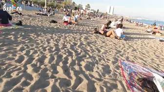 Beach walk / Walking Tour playa la barceloneta Barcelona / Spain