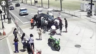 Onlookers and police band together to save motorcyclist trapped underneath car in Myrtle Beach