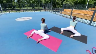 Street Twine stretch Gymnastic exercises