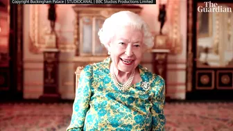 Paddington Bear joins the Queen for afternoon tea at Buckingham Palace