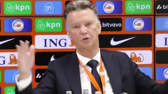 Van Gaal vermorzelt Driessen: 'We stoppen hiermee. Walgelijk!'