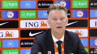 Van Gaal vermorzelt Driessen: 'We stoppen hiermee. Walgelijk!'