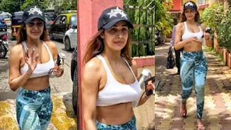 Hottie???? Malaika Arora spotted at Diva Yoga Bandra????????????