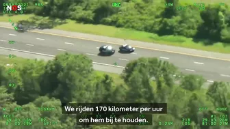 Vluchtende man steelt twee keer een politieauto