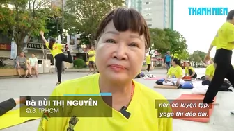 1.000 người ‘rủ nhau’ ra phố đi bộ Nguyễn Huệ tập yoga từ sáng sớm