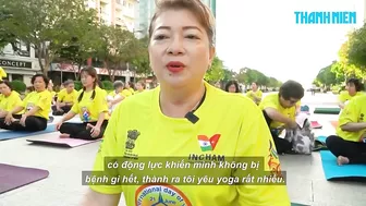 1.000 người ‘rủ nhau’ ra phố đi bộ Nguyễn Huệ tập yoga từ sáng sớm