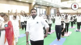 Minister Vidadala Rajini & Devineni Avinash @ 8th International Yoga Day | #PrajaChaitanyam