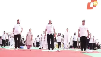 Gujarat CM joins celebration of the 8th International Yoga Day at Ahmedabad