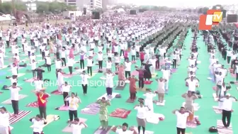 Gujarat CM joins celebration of the 8th International Yoga Day at Ahmedabad