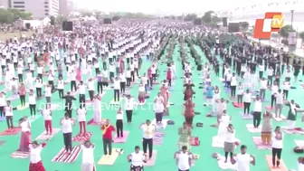 Gujarat CM joins celebration of the 8th International Yoga Day at Ahmedabad