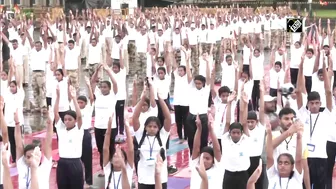 International Yoga Day: Mumbaikers peform Yoga at Gateway of India