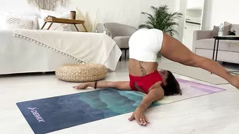 Yoga & Gymnastics & Stretching - Beginner at Home