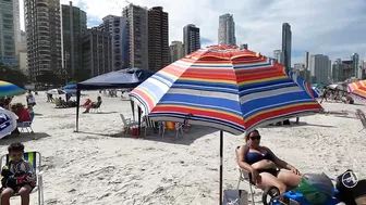 [Best Beaches Brazil 4K] ????????´Caminhada na praia Central, Balneário Camboriú - Brasil