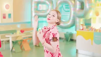 NAYEON "POP!" M/V