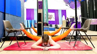 Full Middle Split stretch exercise | Stretching Contortion and Gymnastics