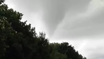 Indrukwekkende beelden van tornado in Zierikzee!