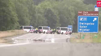 Boeren blokkeren de A28 tijdens boerenprotest | RTV Drenthe