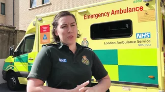 Paramedic’s warning after woman hit by bus while trying to get Instagram photo on Oxford Street