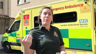 Paramedic’s warning after woman hit by bus while trying to get Instagram photo on Oxford Street