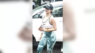 Malaika Arora ऐप्स outside her Diva Yoga Classes in Bandra ????????????